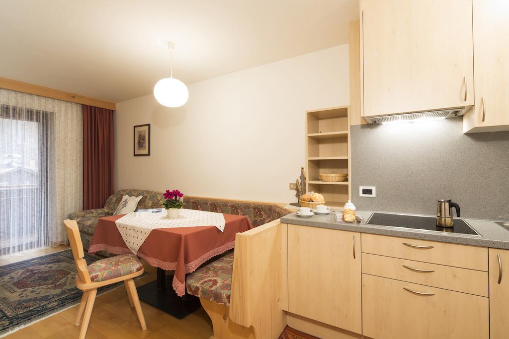 Ciasa Iris Hotel Colfosco Room photo
